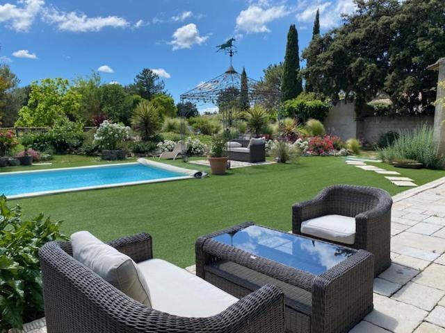 Brossard Bed & Breakfast Cavaillon Exterior photo